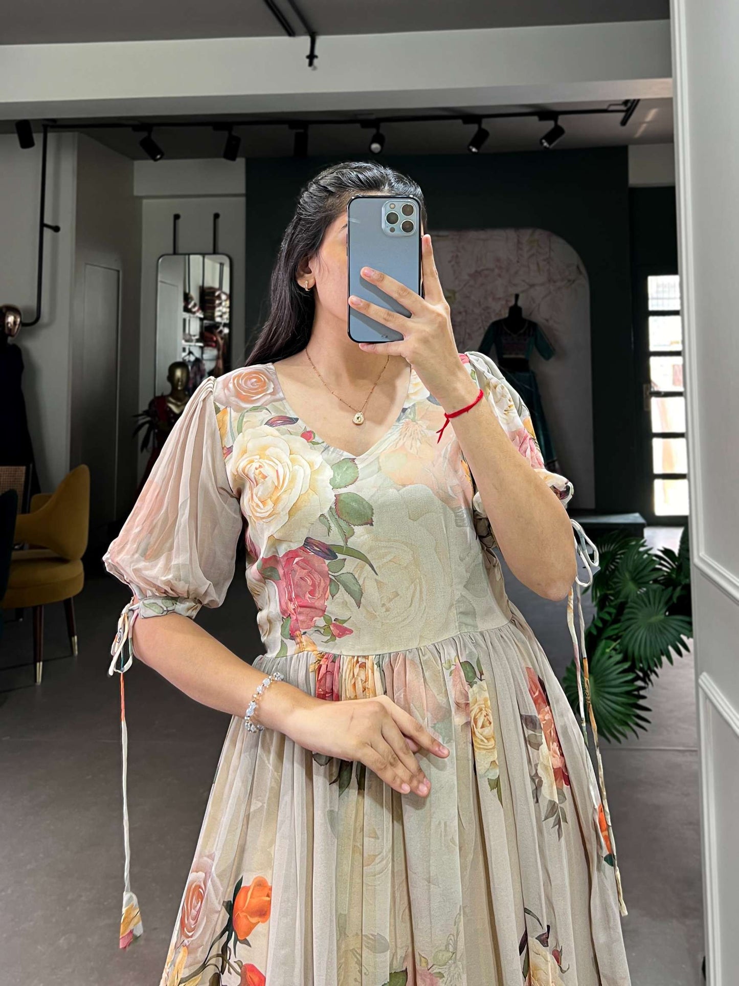 ELEGAN OFF WHITE FLORAL PRINTED GEORGETTE DRESS